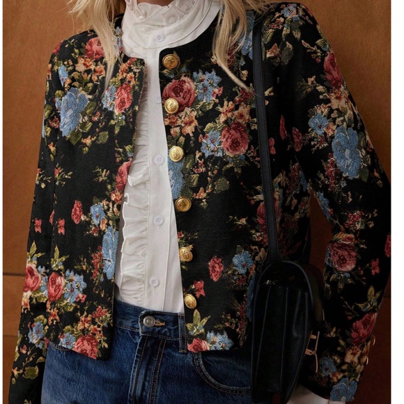 Classic Floral Tapestry Button Detail Jacket - Picture 3 of 11